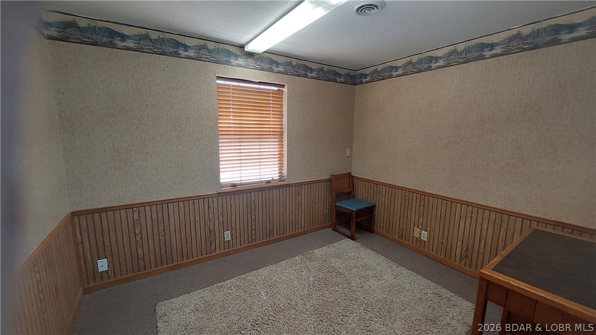 939 Main Street E Property Photo 16