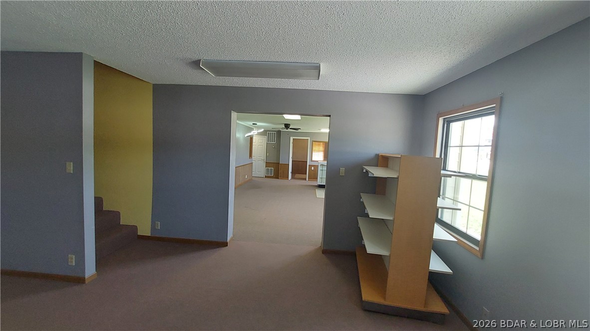 939 Main Street E Property Photo 21