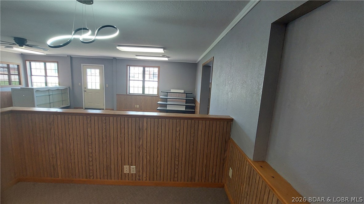 939 Main Street E Property Photo 23