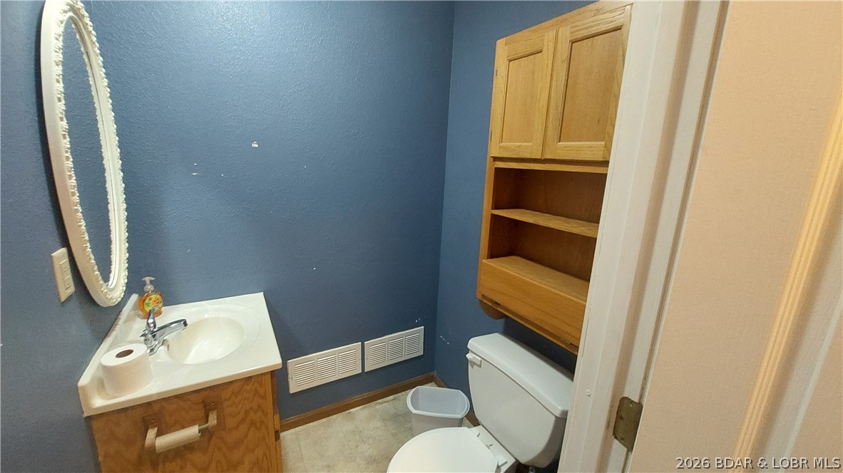 939 Main Street E Property Photo 25