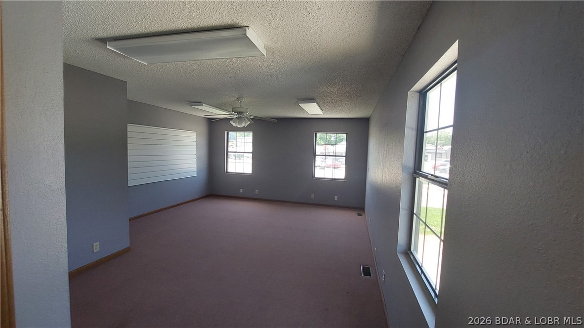 939 Main Street E Property Photo 35