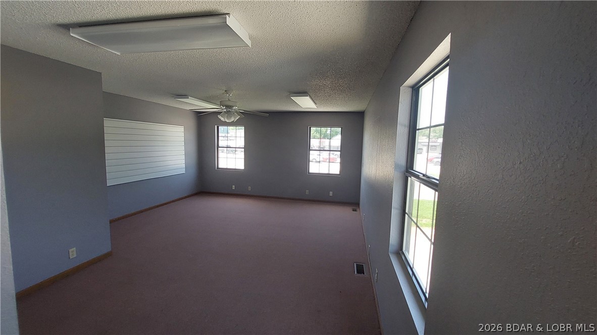 939 Main Street E Property Photo 38
