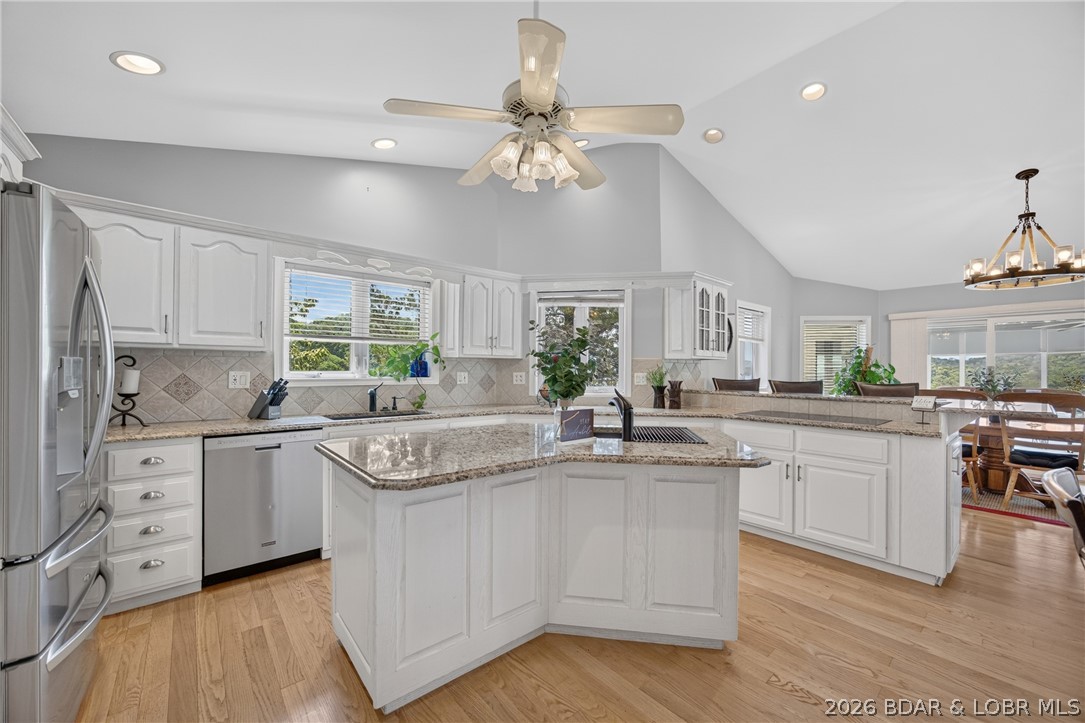 9 Isle Point Property Photo 16