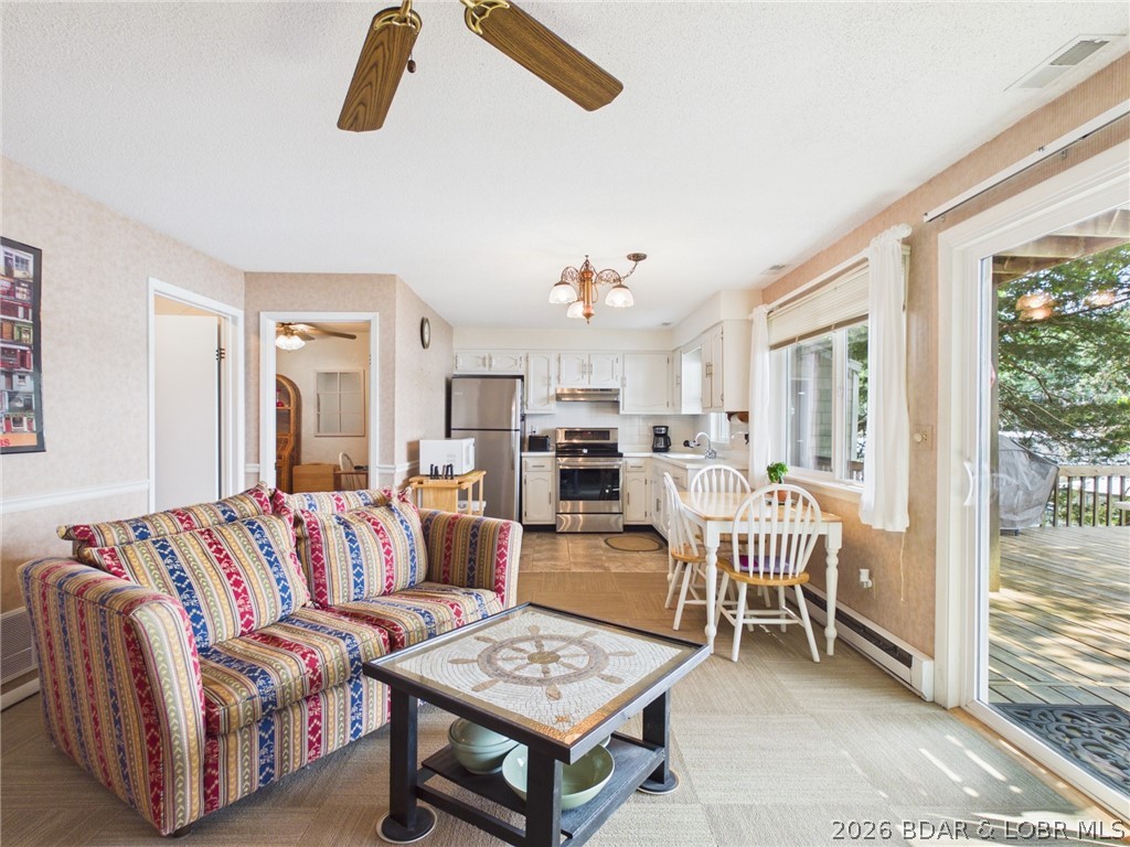692 Windcrest Point Property Photo 5