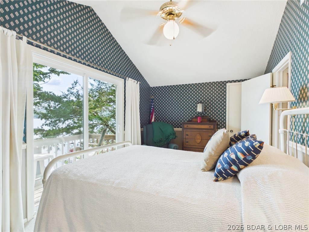 692 Windcrest Point Property Photo 10