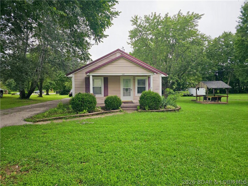 609 4th Street Property Photo 2