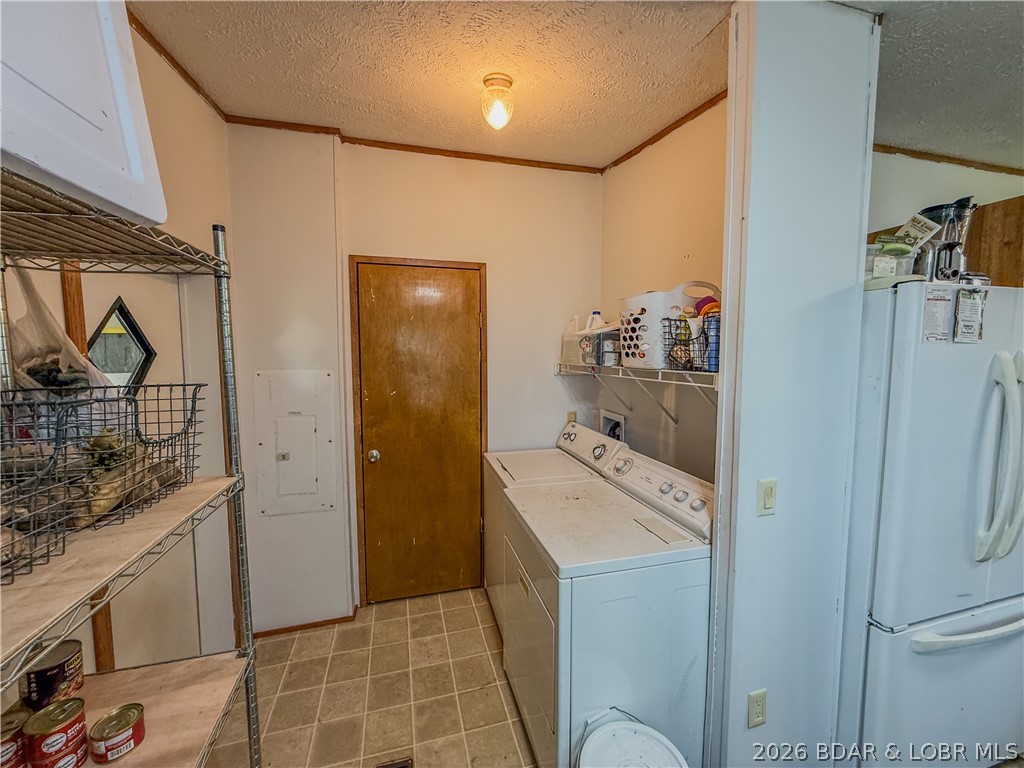 244 W Saline St Property Photo 20