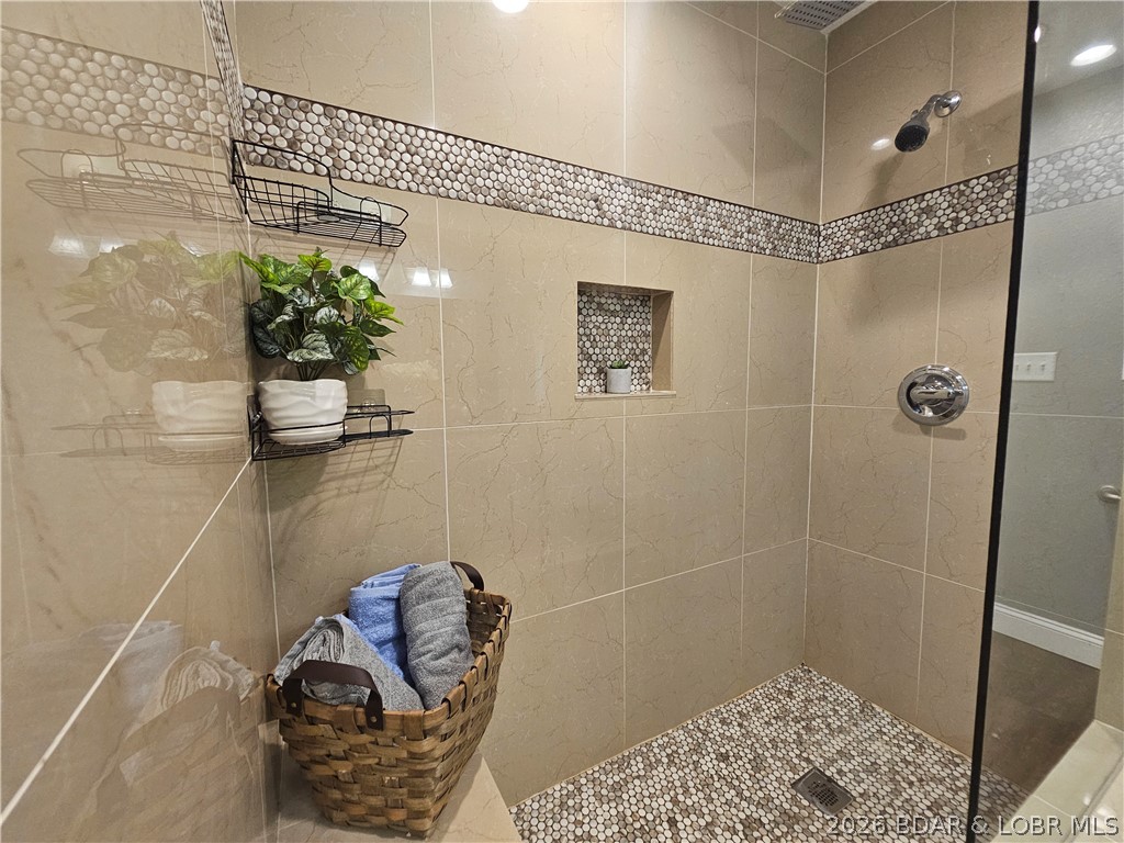111 Franklin Avenue Property Photo 17