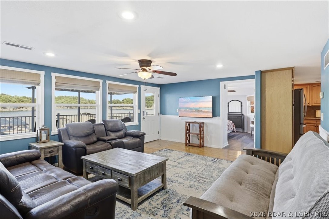 2202 Spring Cove Road Property Photo 2