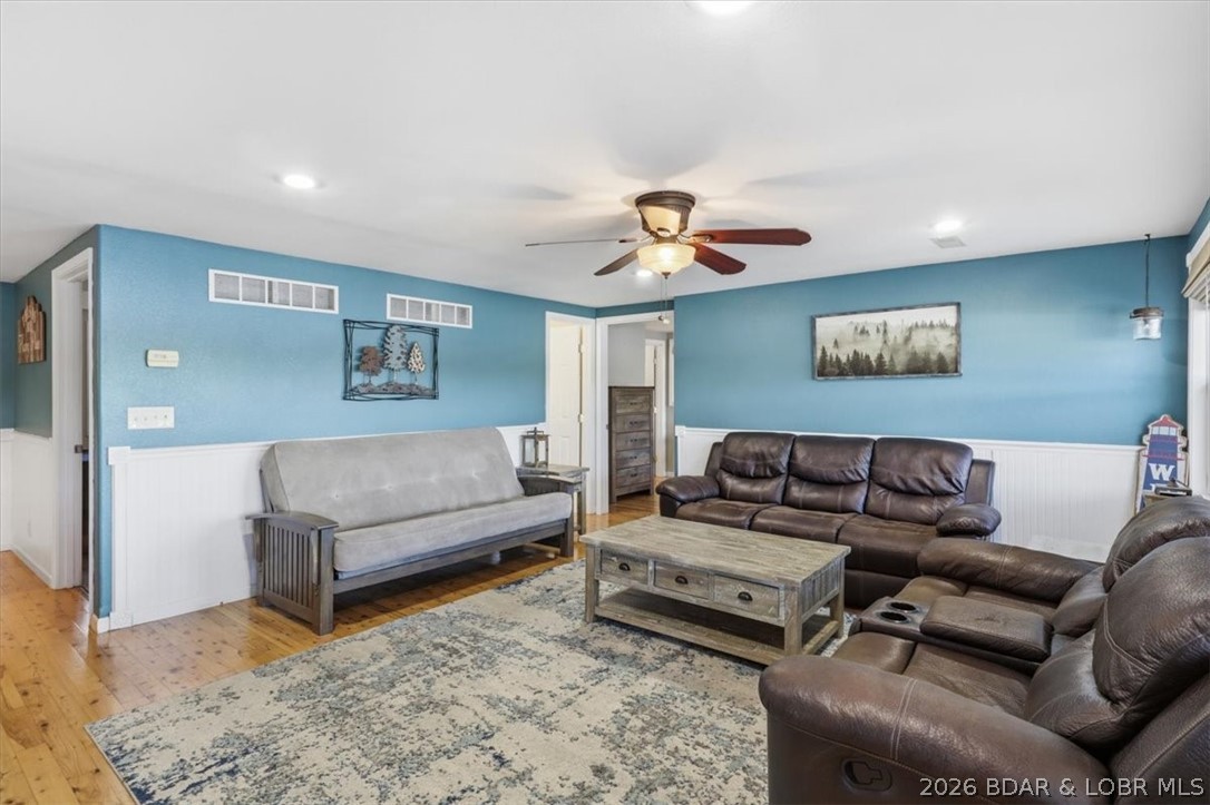 2202 Spring Cove Road Property Photo 4
