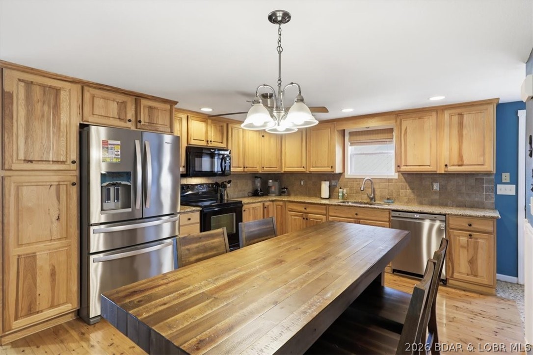 2202 Spring Cove Road Property Photo 11