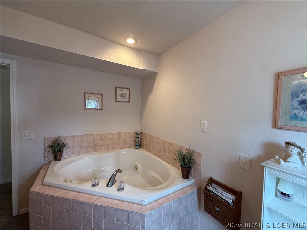 27085 Dixie Ln Property Photo 34