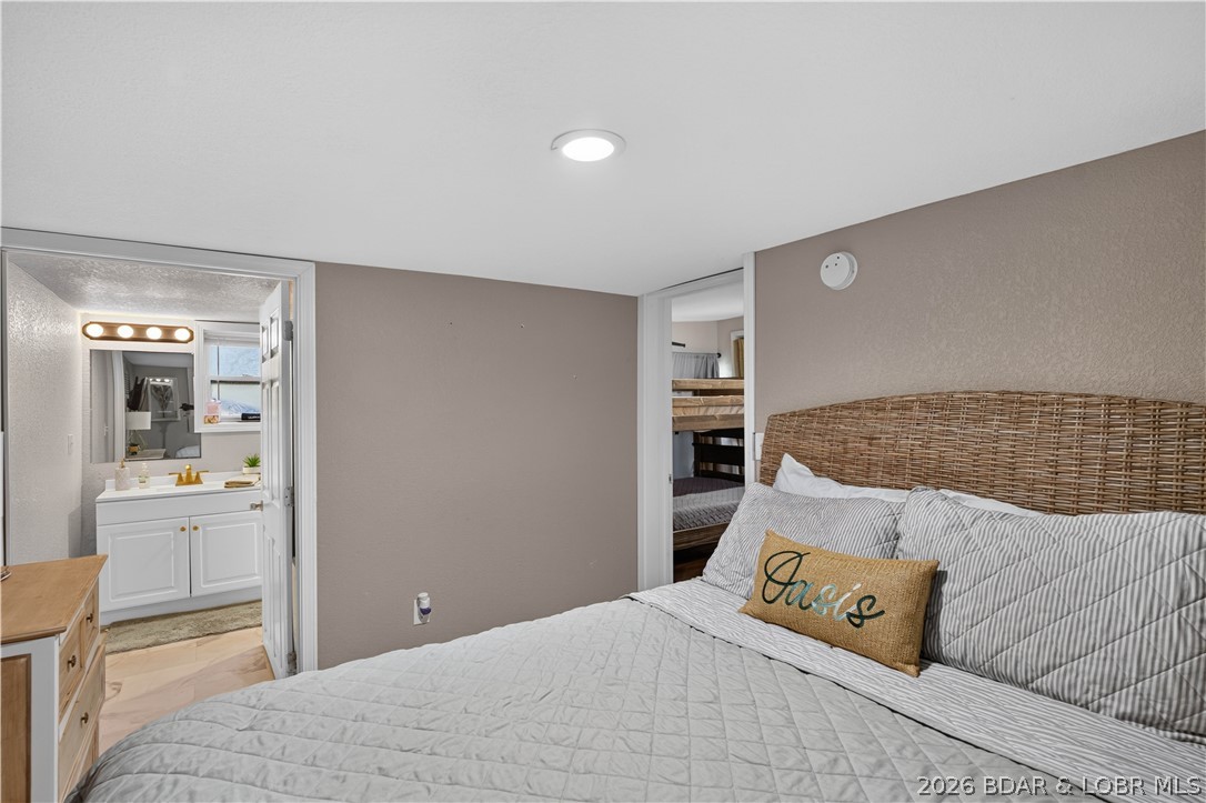 17521 Snowcap Loop Property Photo 35