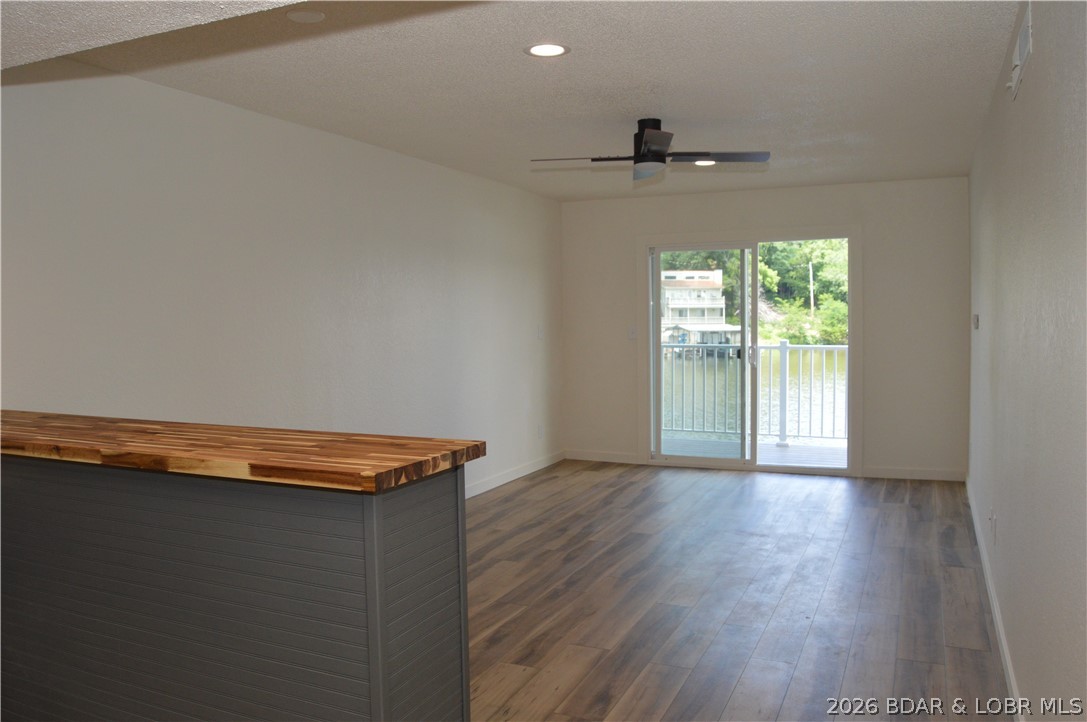 86 Henry's Way 1-e Property Photo 3
