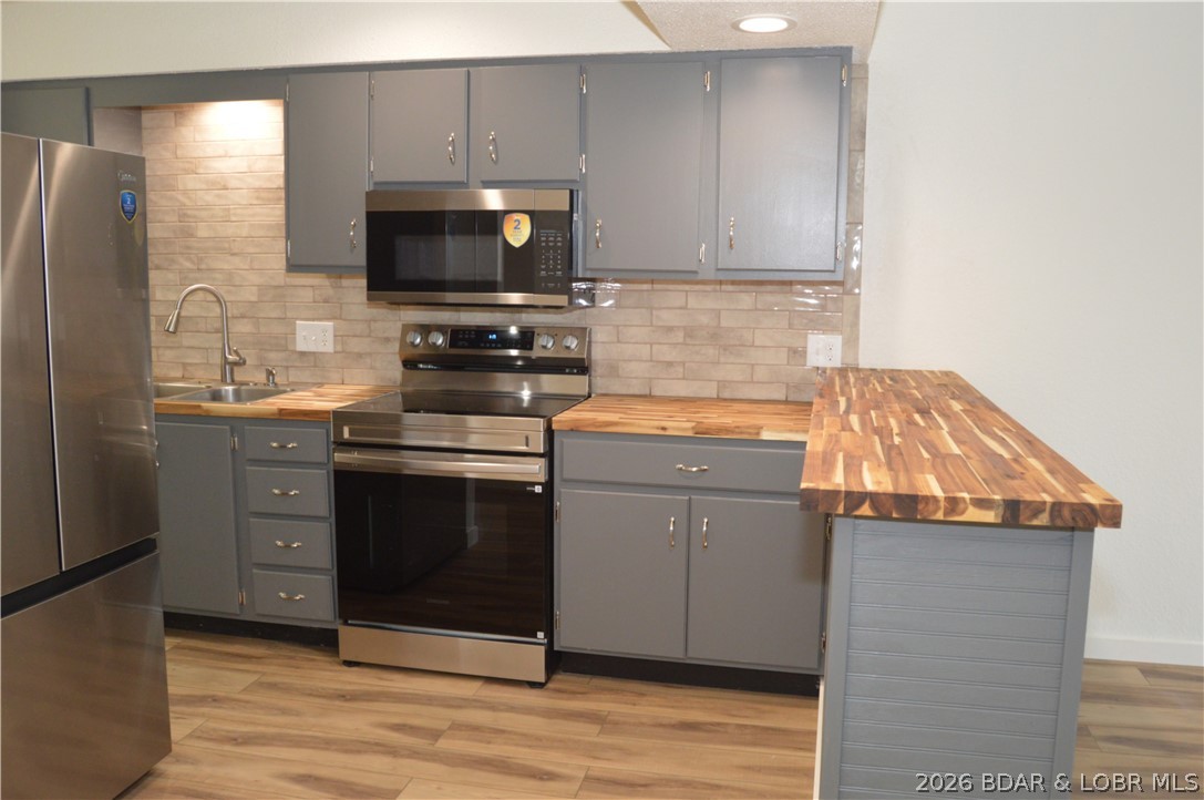86 Henry's Way 1-e Property Photo 8