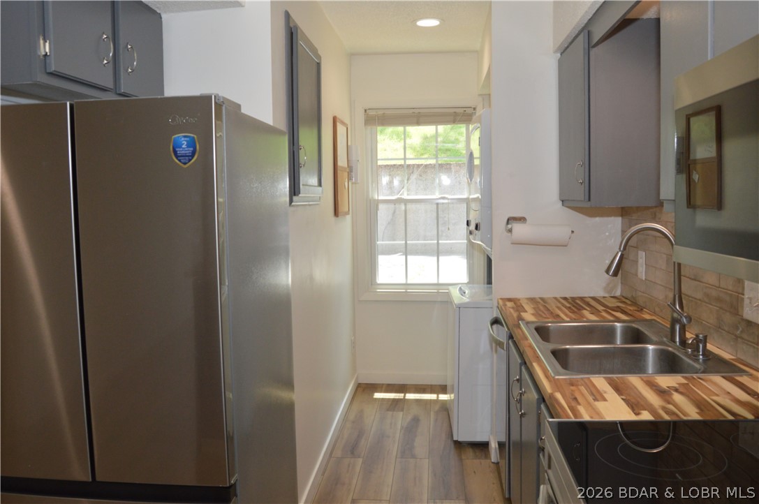 86 Henry's Way 1-e Property Photo 9