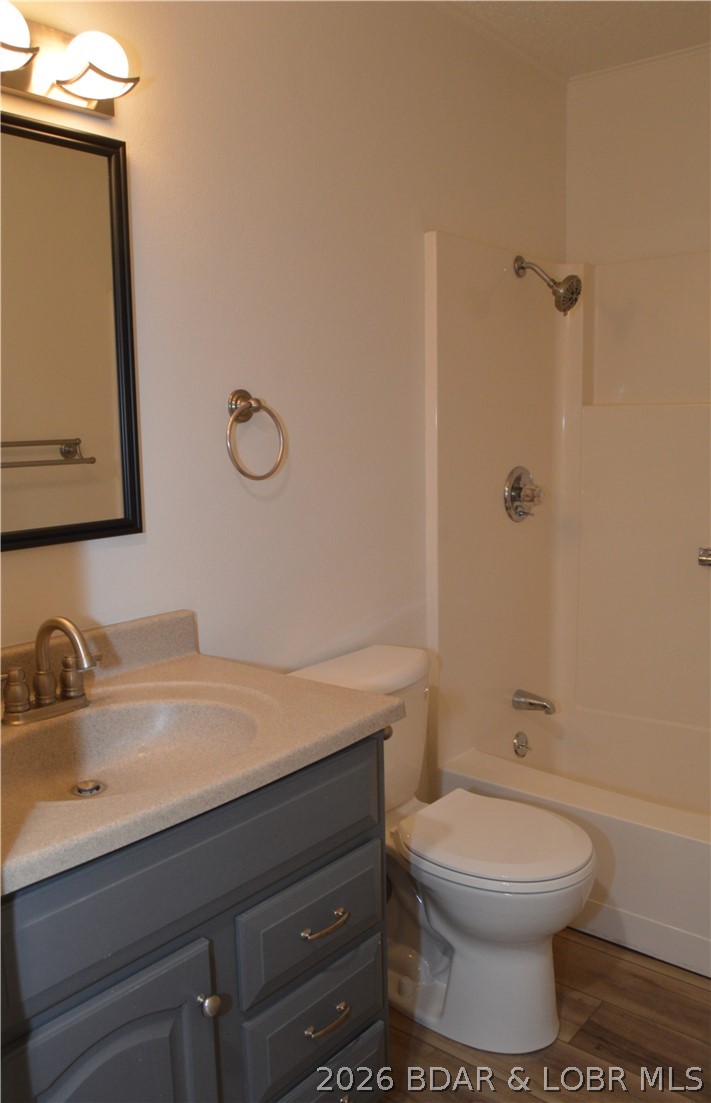 86 Henry's Way 1-e Property Photo 14
