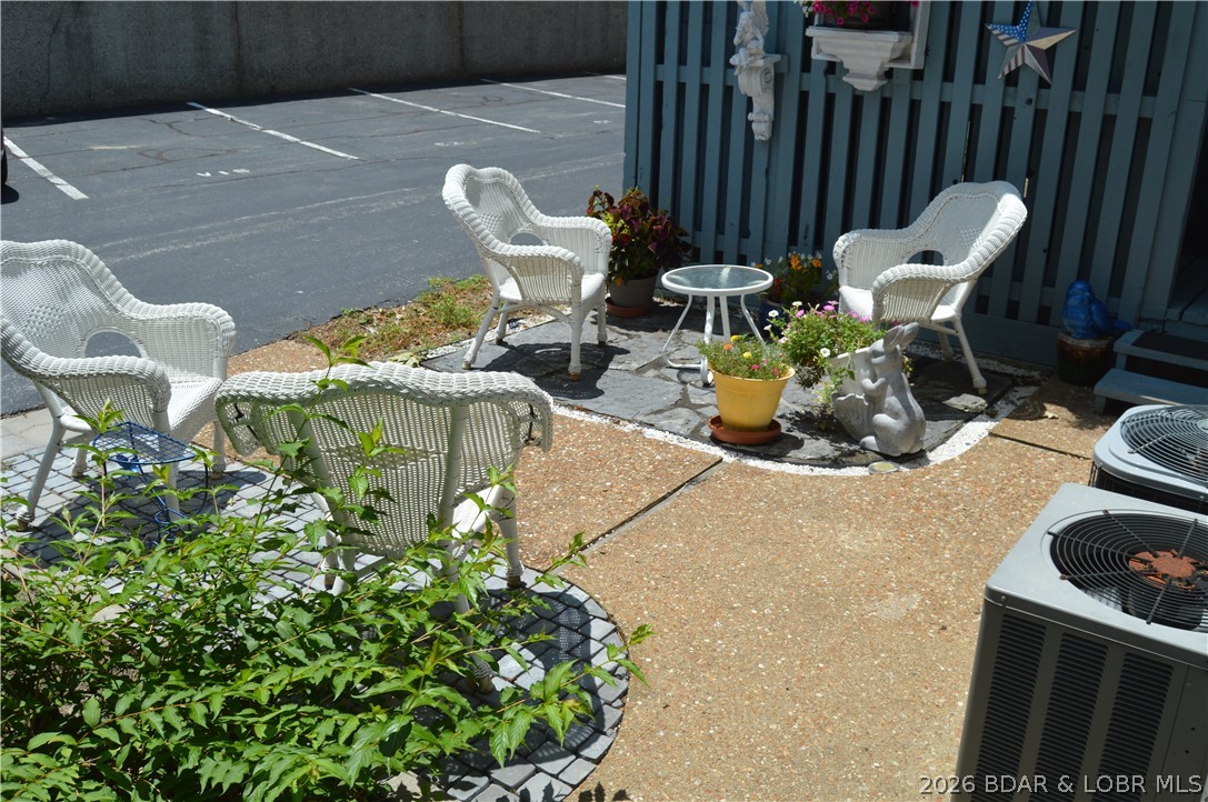 86 Henry's Way 1-e Property Photo 15