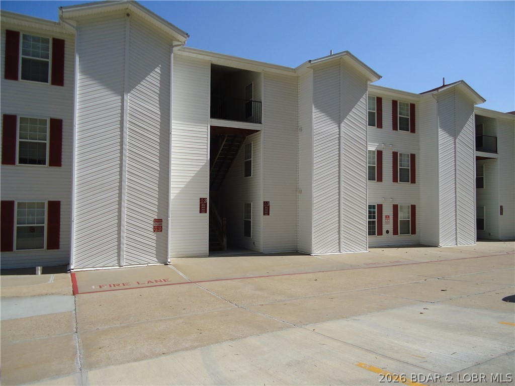 40 Lighthouse Road 3-201 Property Photo 1