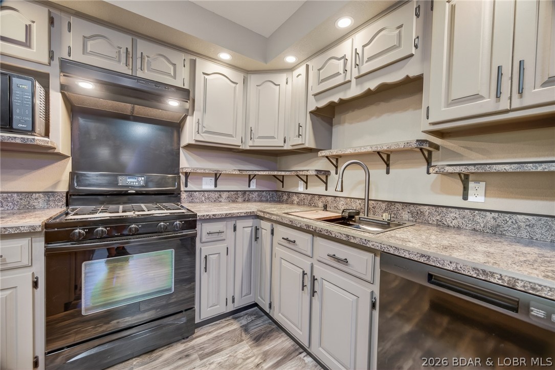 27 River Stone Property Photo 6