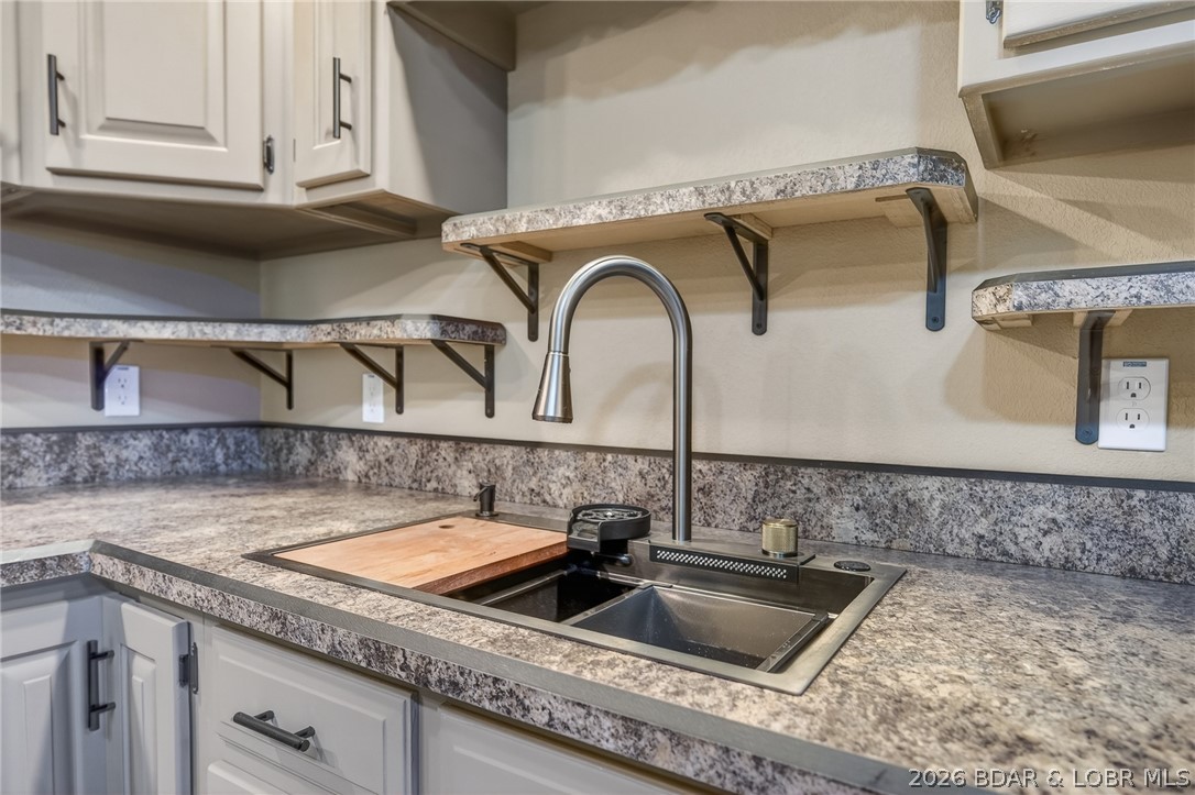 27 River Stone Property Photo 7