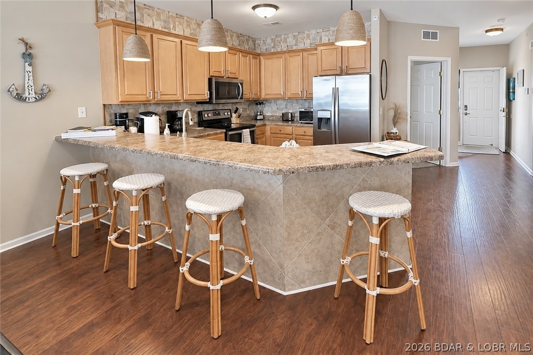 1210 Lands End Parkway 414 Property Photo 1