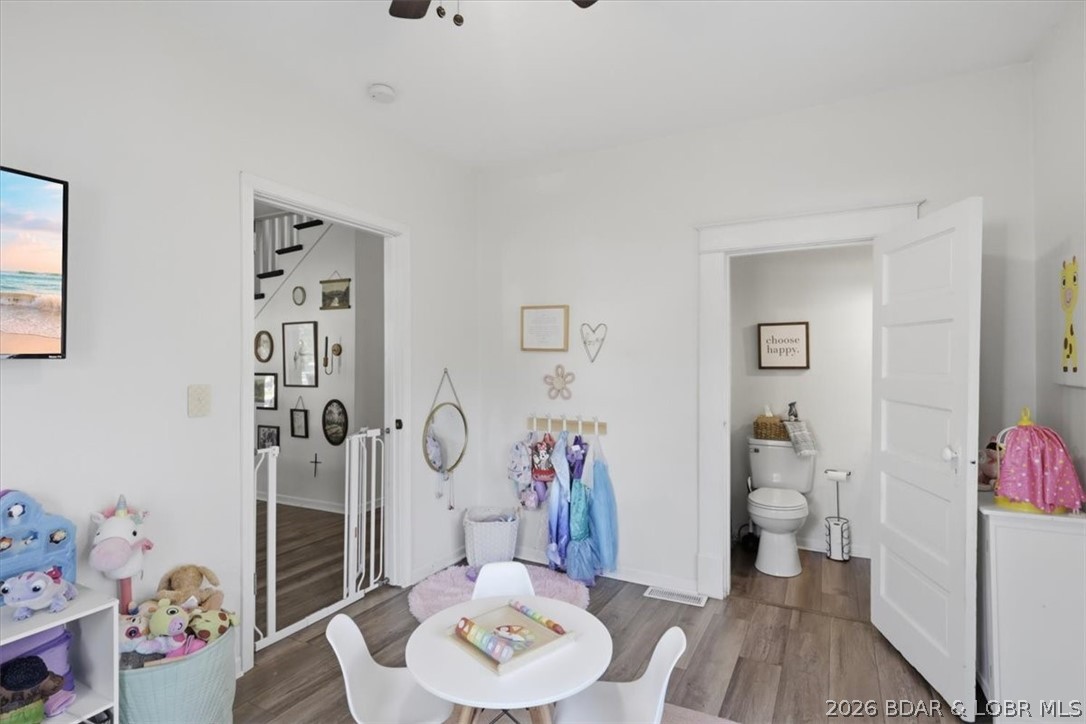 209 N Maple Street Property Photo 16