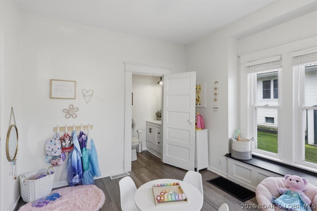 209 N Maple Street Property Photo 17