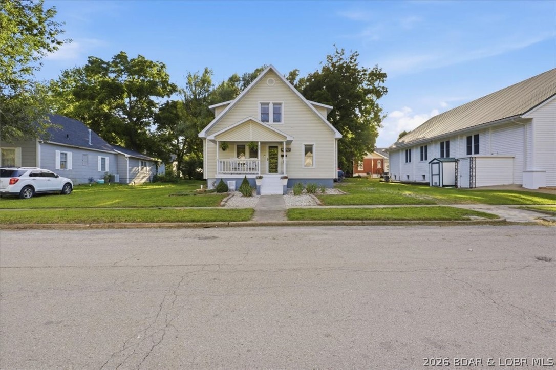 209 N Maple Street Property Photo 30