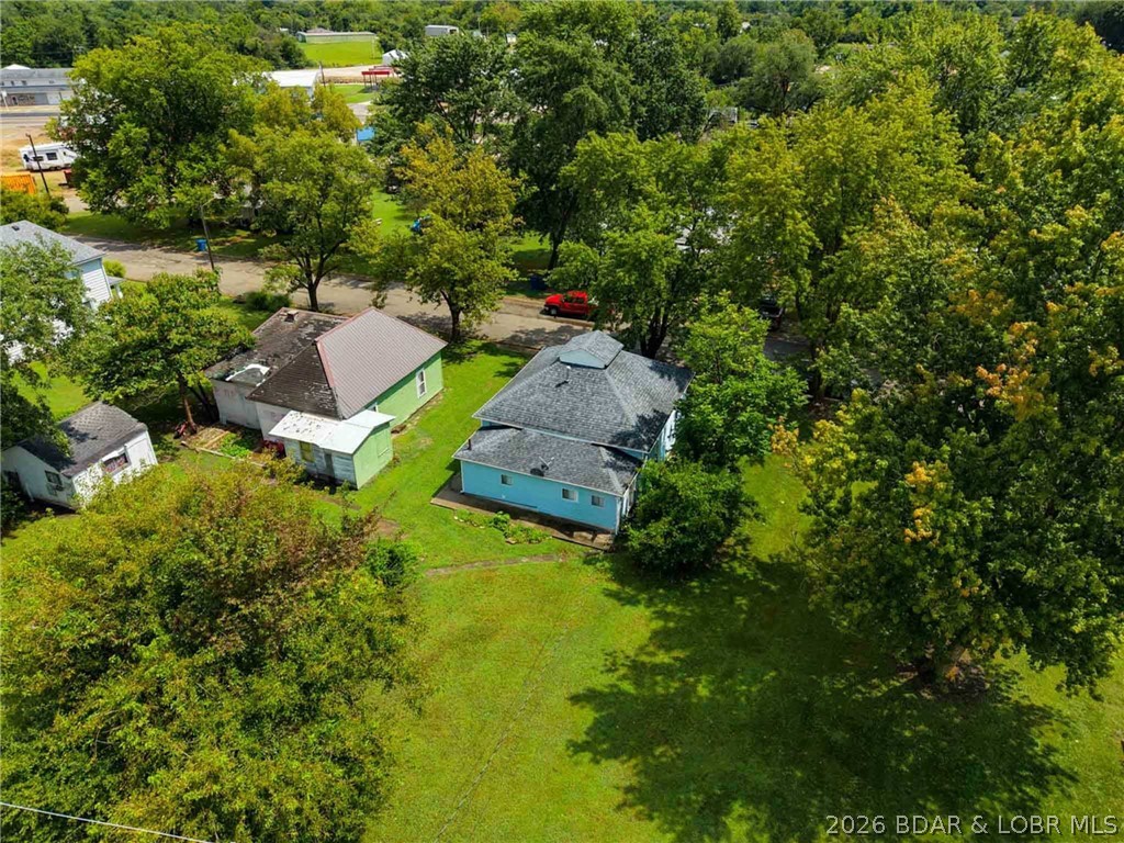 431 E 3rd Street Property Photo 29