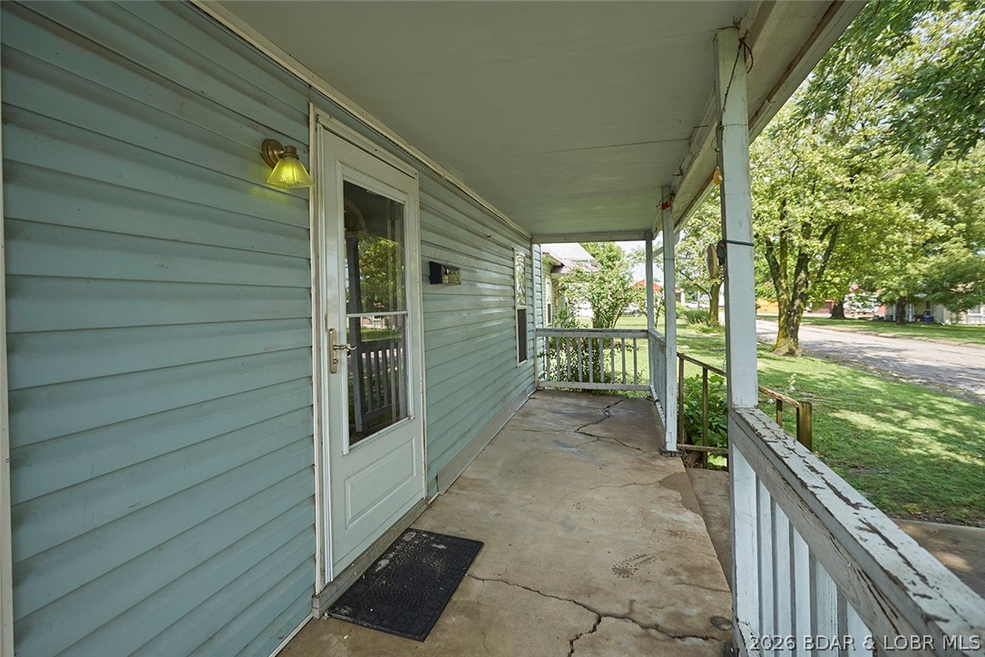431 E 3rd Street Property Photo 37