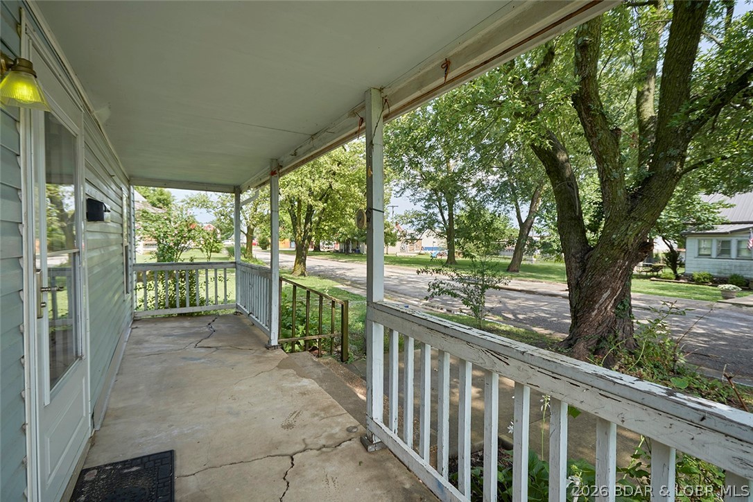 431 E 3rd Street Property Photo 38