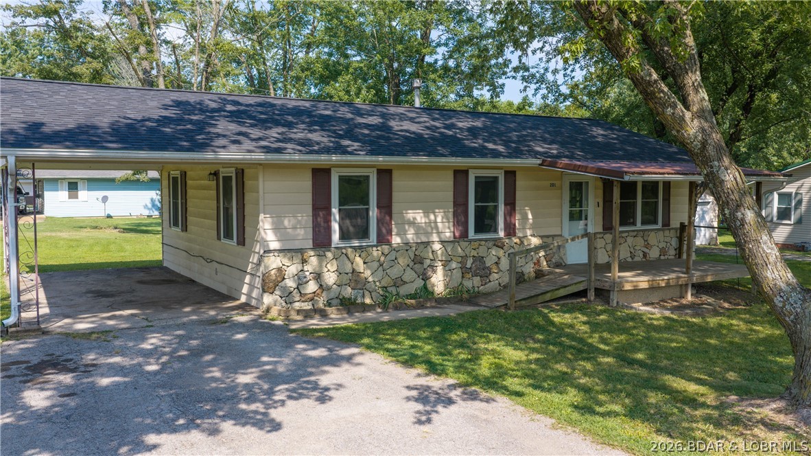 201 Sandfort Avenue Property Photo 1