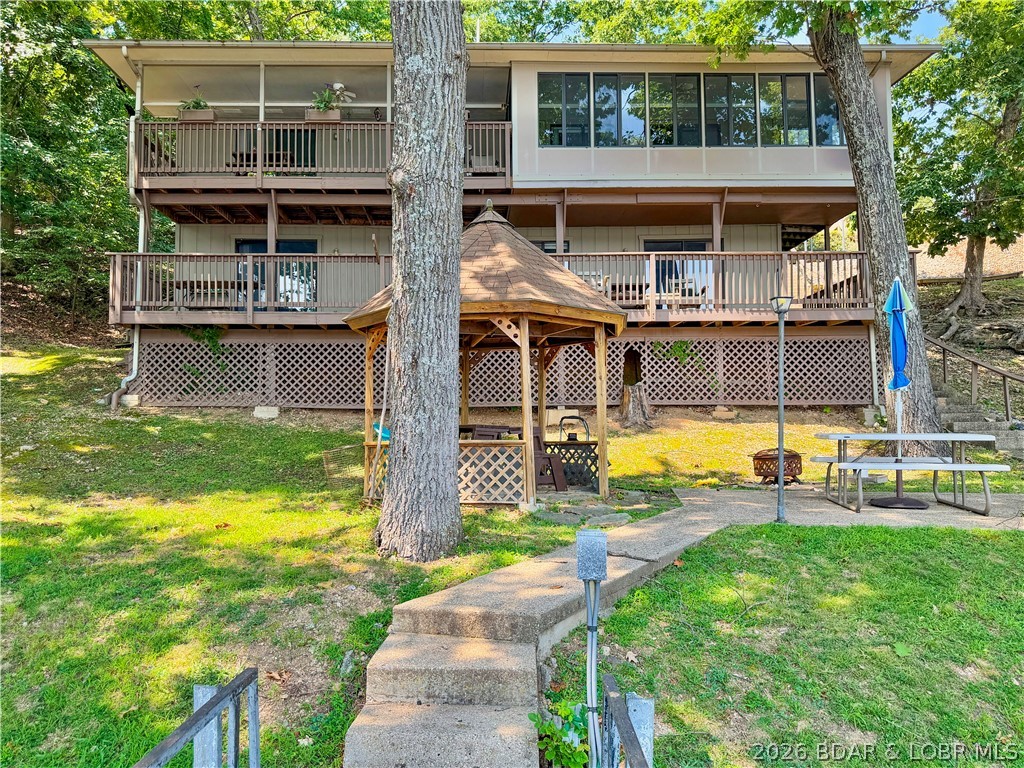 2084 Spring Cove Road Property Photo 1