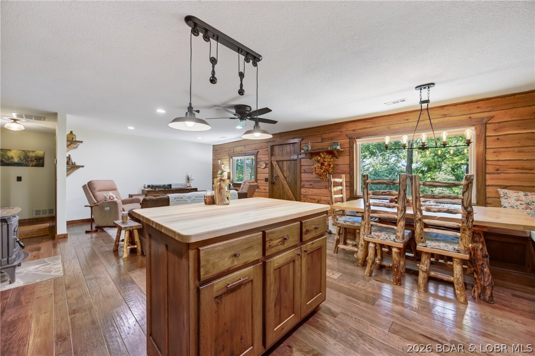 607 Bagnell Main Street