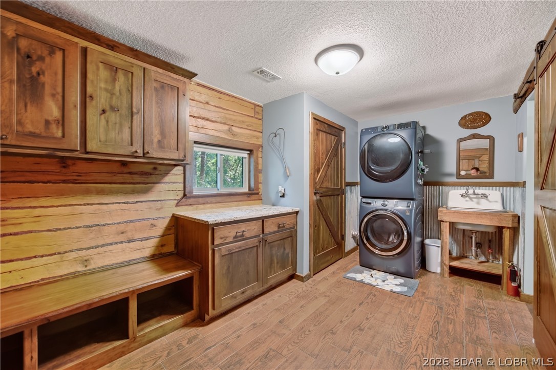 607 Bagnell Main Street Property Photo 2