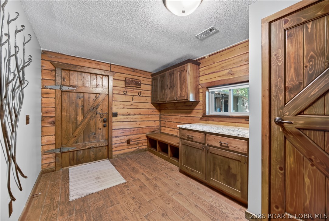 607 Bagnell Main Street Property Photo 3