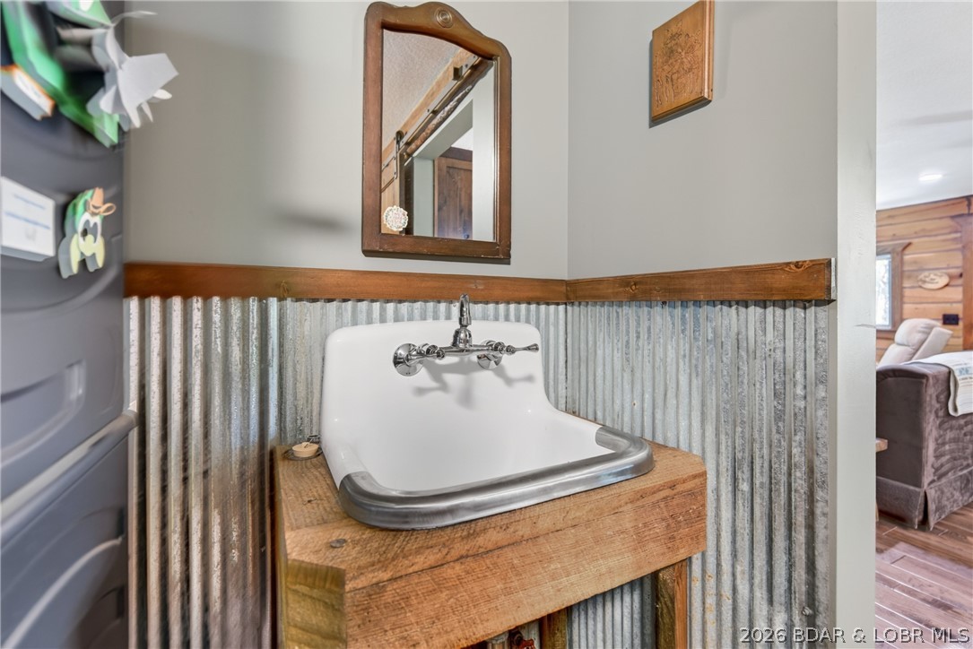 607 Bagnell Main Street Property Photo 5