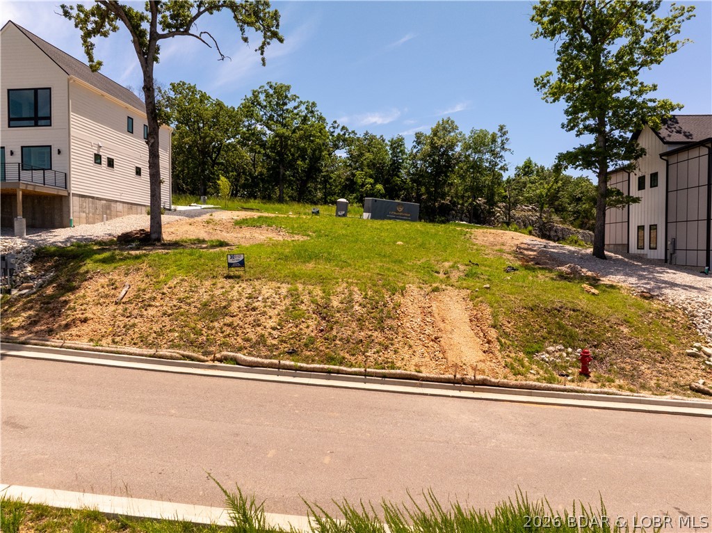 5535 Deephaven Lane Property Photo 10