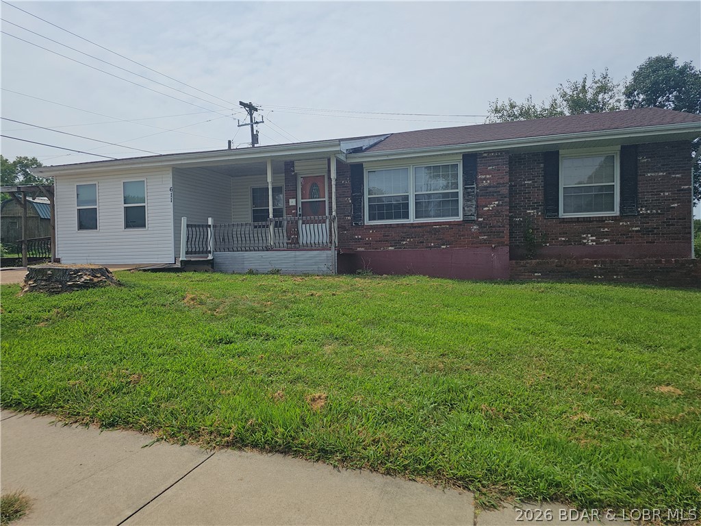 611 Oak Street Property Photo 1