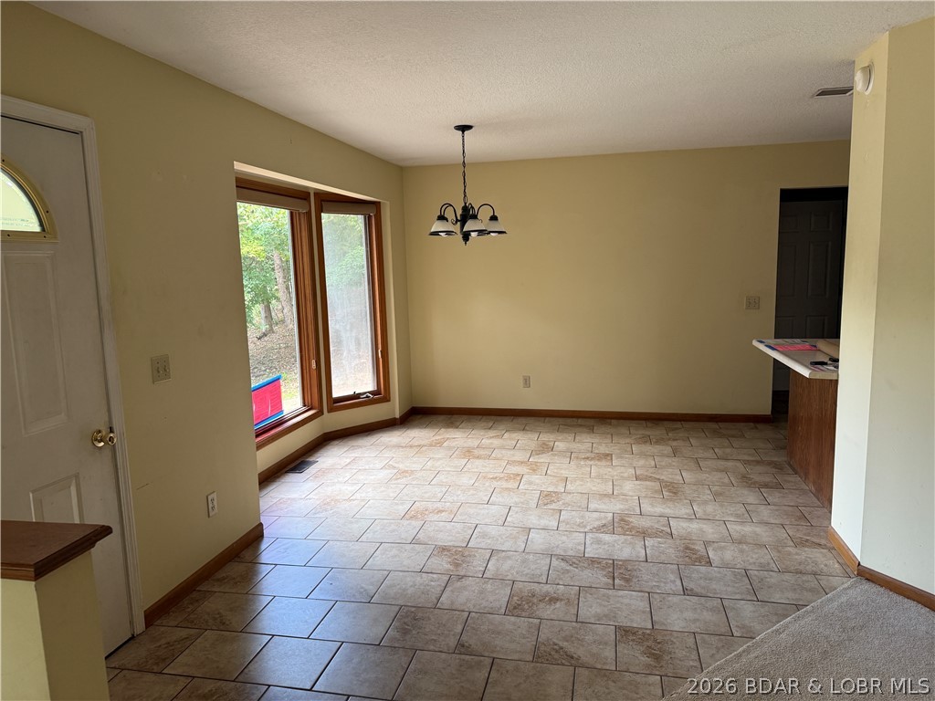 200 Wagonwheel Drive Property Photo 4