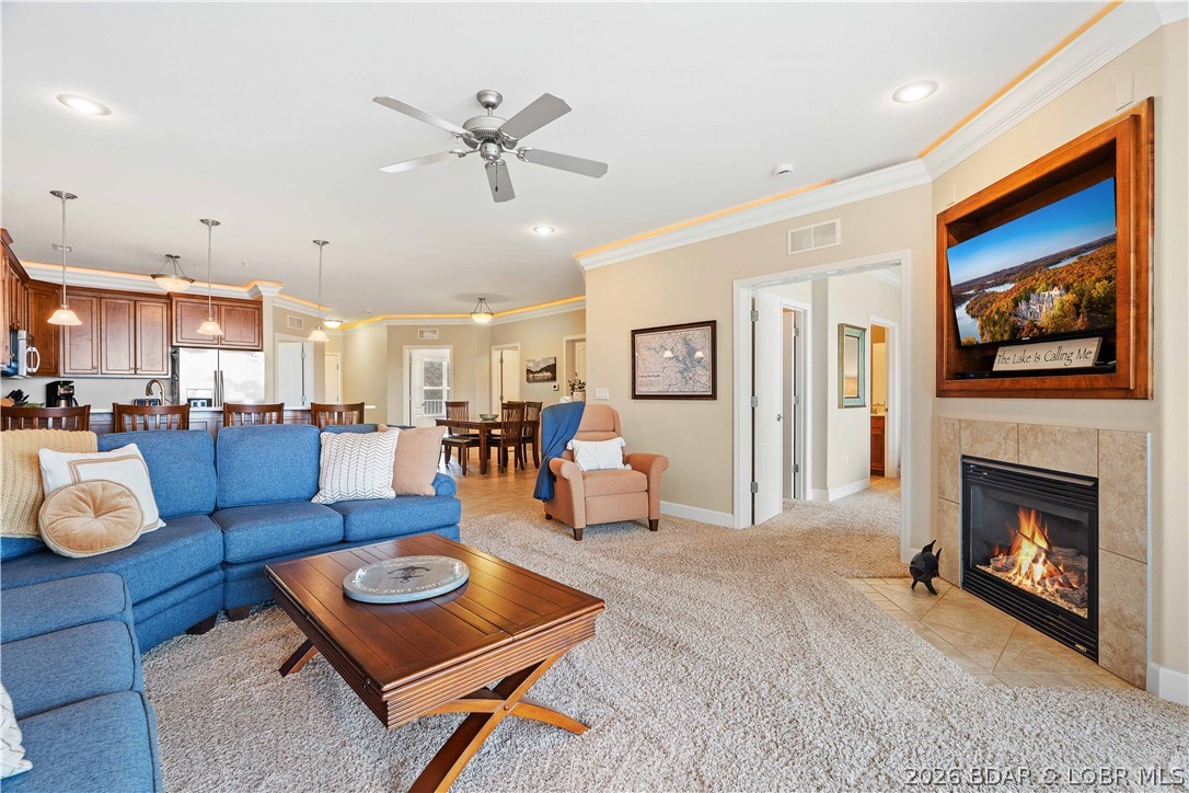 100 Trinity Pointe Drive 3n Property Photo 4