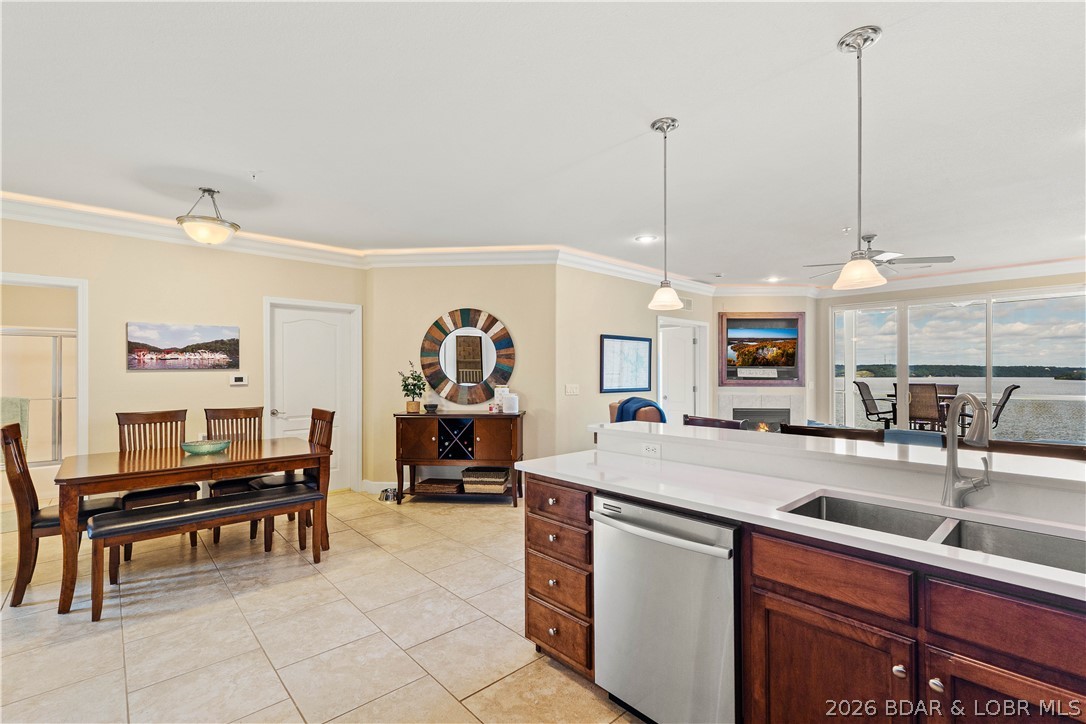 100 Trinity Pointe Drive 3n Property Photo 9