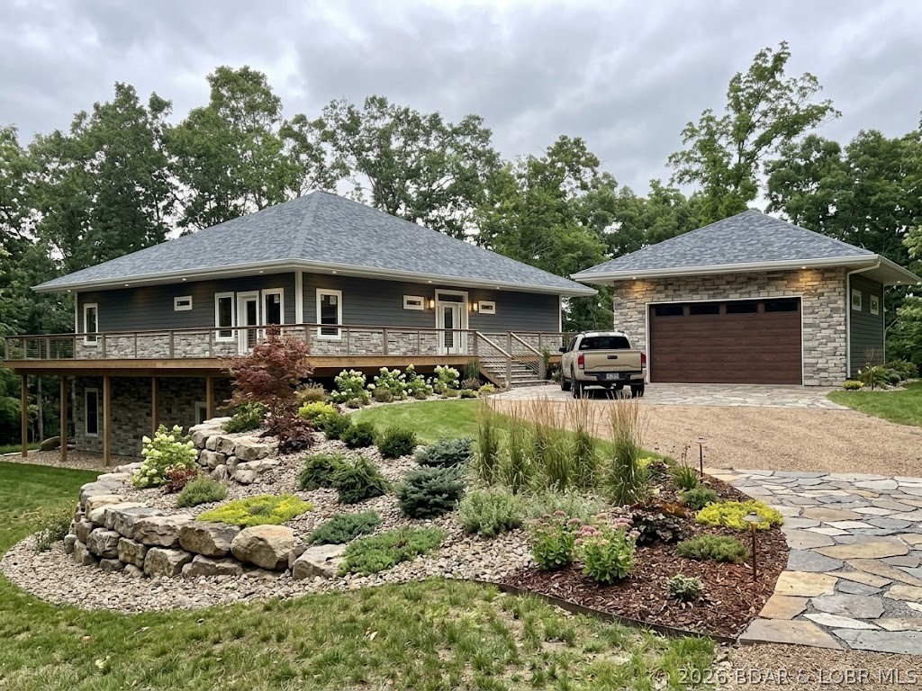 13 Kingsman Drive Property Photo 1