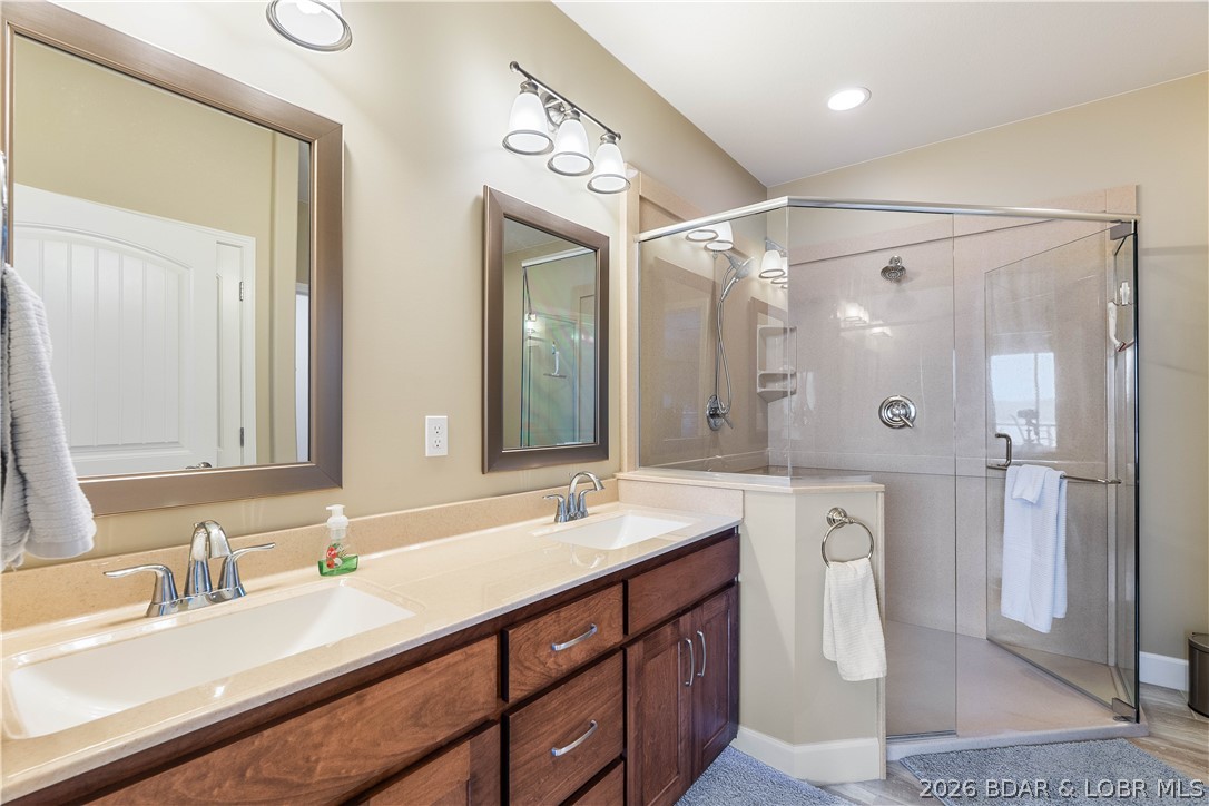 100 Trinity Pointe Drive 2j Property Photo 25