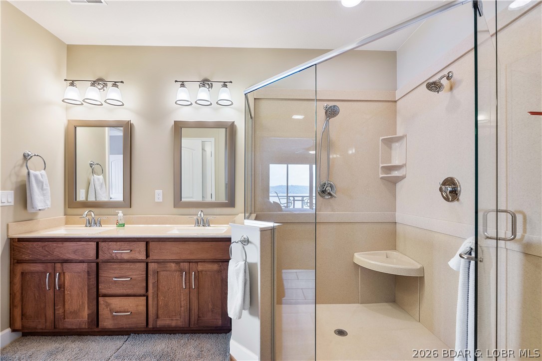 100 Trinity Pointe Drive 2j Property Photo 28