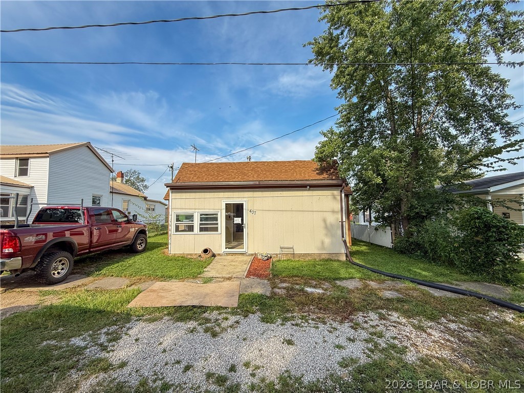 407 S Oak St Property Photo 1