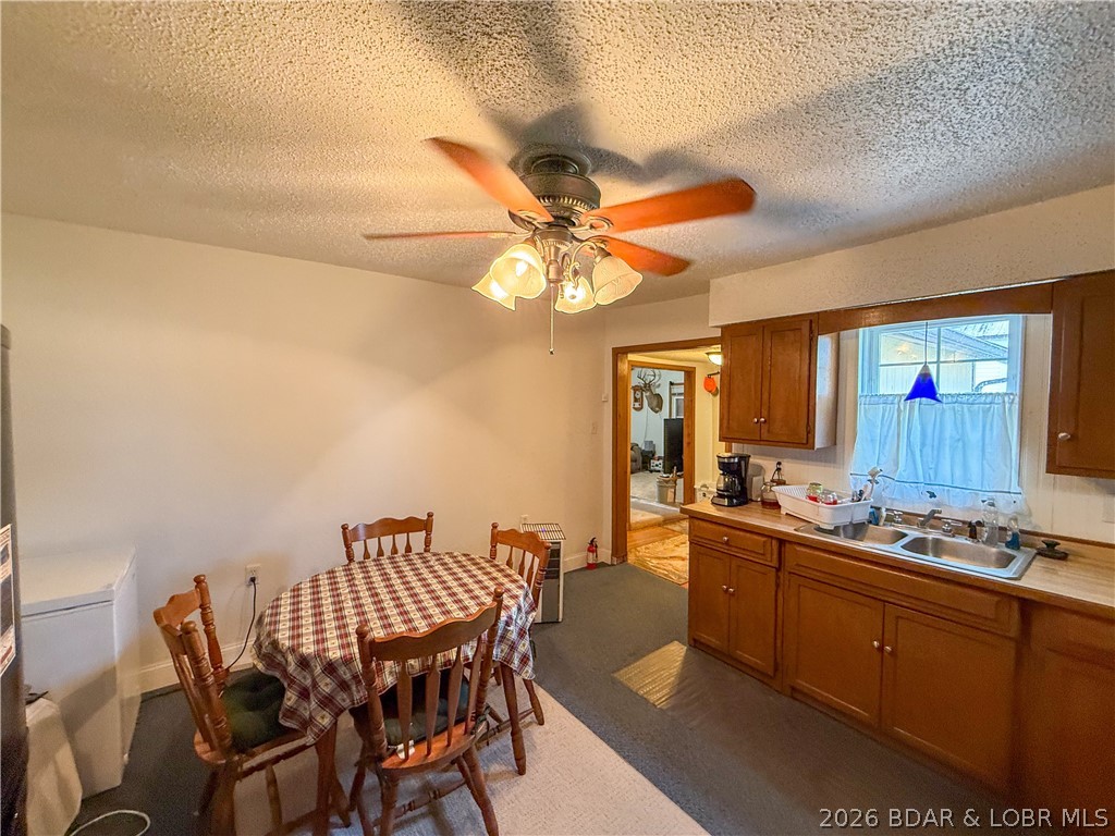 407 S Oak St Property Photo 10