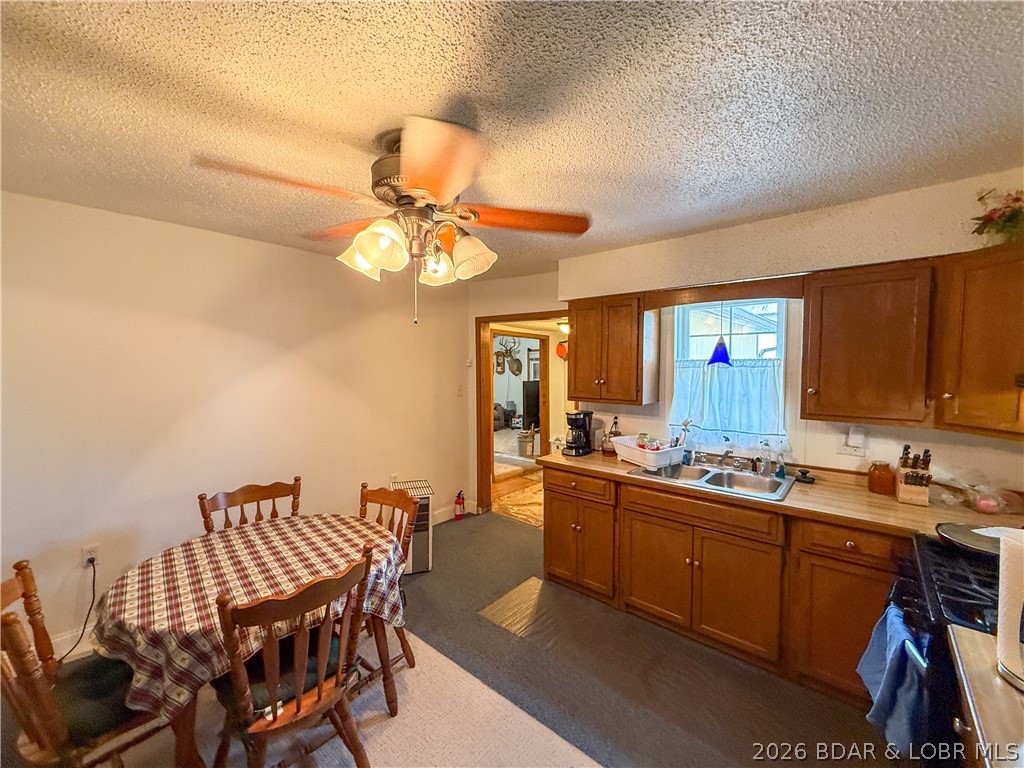 407 S Oak St Property Photo 13