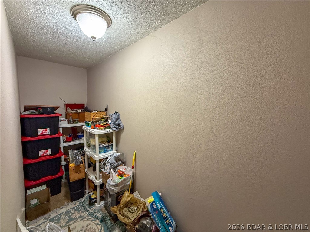 407 S Oak St Property Photo 21